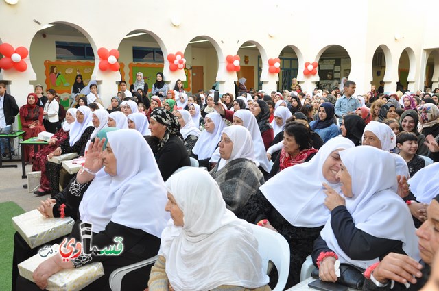  فيديو: مدرسة جنة ابن رشد تكرم امهات المعلمين في امسية ابداعية لطلابها بمشاركة الاباء والامهات ..